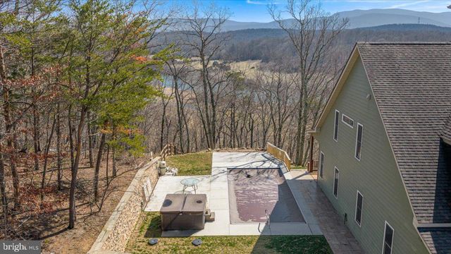1406 PANHANDLE RD, Bentonville, VA 22610