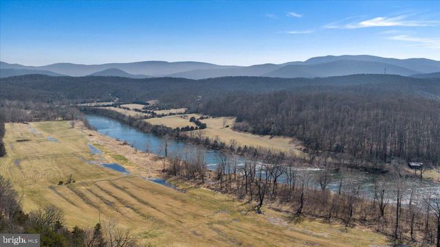 1406 PANHANDLE RD, Bentonville, VA 22610