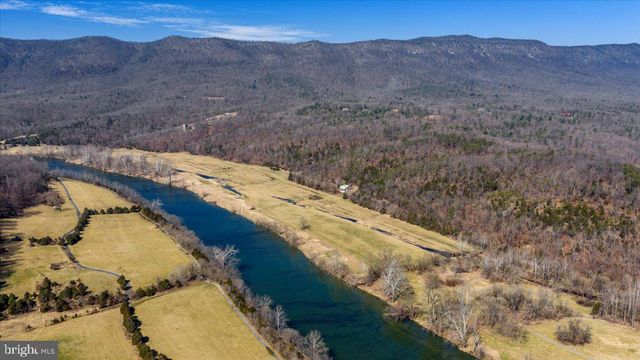 1406 PANHANDLE RD, Bentonville, VA 22610