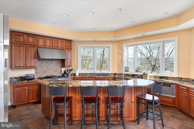 1406 PANHANDLE RD, Bentonville, VA 22610