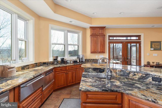 1406 PANHANDLE RD, Bentonville, VA 22610