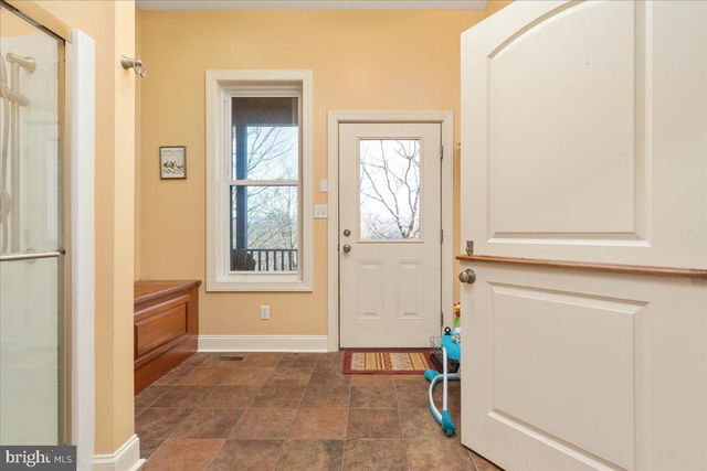 1406 PANHANDLE RD, Bentonville, VA 22610