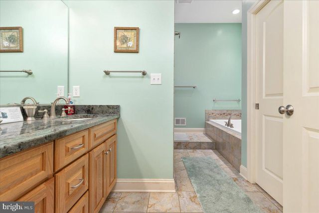1406 PANHANDLE RD, Bentonville, VA 22610