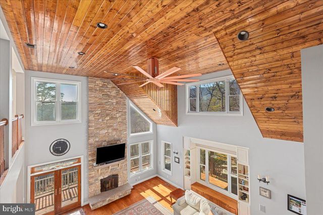 1406 PANHANDLE RD, Bentonville, VA 22610
