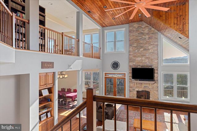 1406 PANHANDLE RD, Bentonville, VA 22610