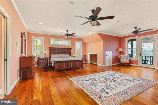 1406 PANHANDLE RD, Bentonville, VA 22610
