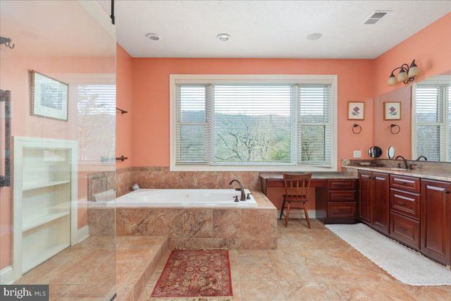 1406 PANHANDLE RD, Bentonville, VA 22610
