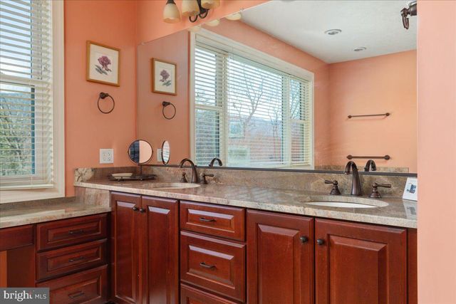 1406 PANHANDLE RD, Bentonville, VA 22610
