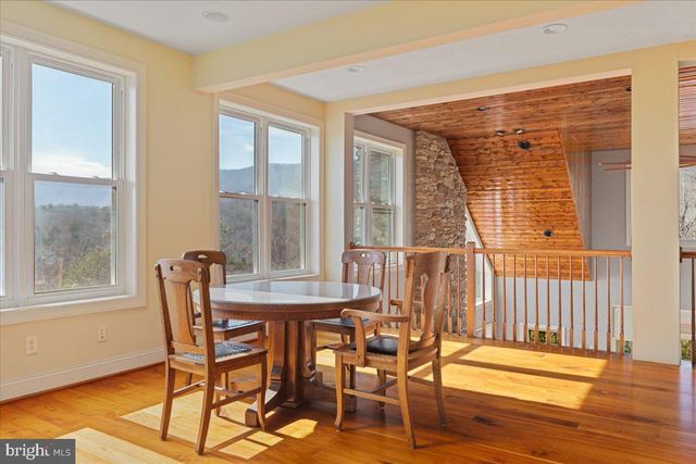 1406 PANHANDLE RD, Bentonville, VA 22610