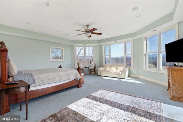 1406 PANHANDLE RD, Bentonville, VA 22610