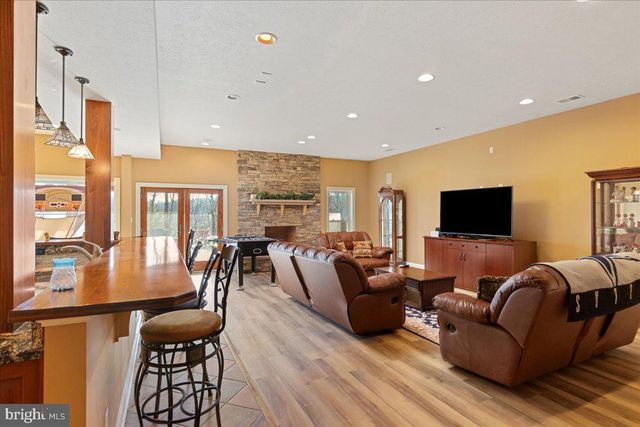 1406 PANHANDLE RD, Bentonville, VA 22610