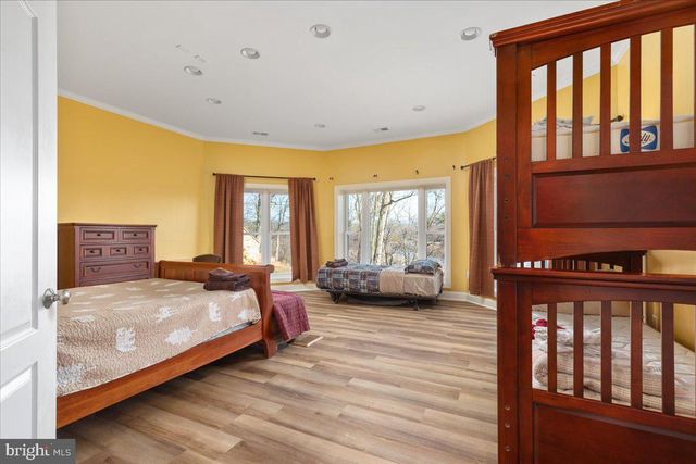 1406 PANHANDLE RD, Bentonville, VA 22610