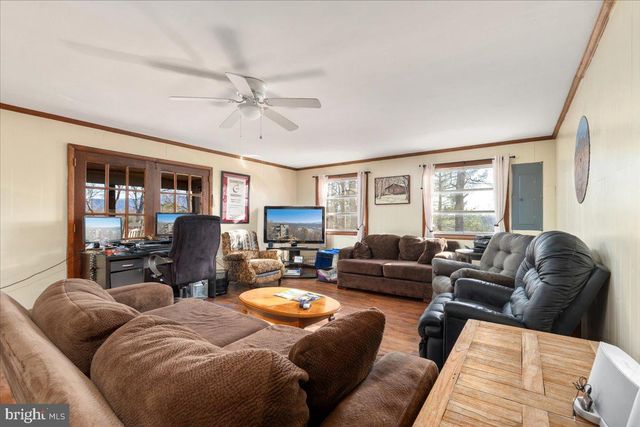 1406 PANHANDLE RD, Bentonville, VA 22610