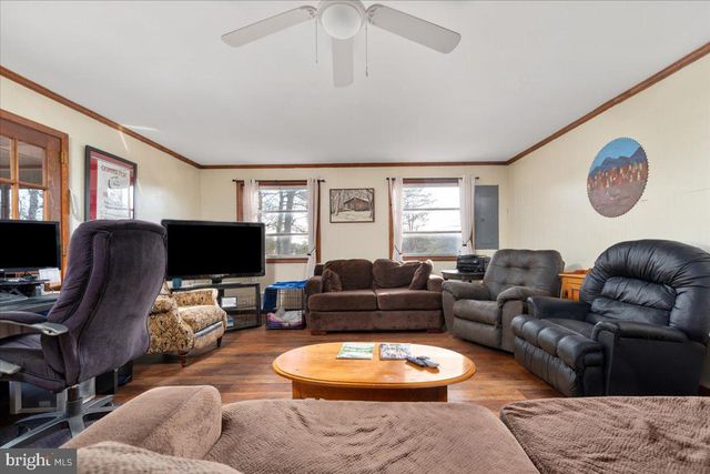 1406 PANHANDLE RD, Bentonville, VA 22610
