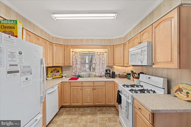 1406 PANHANDLE RD, Bentonville, VA 22610