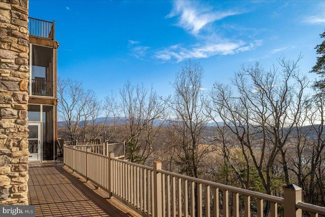 1406 PANHANDLE RD, Bentonville, VA 22610