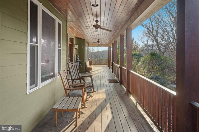 1406 PANHANDLE RD, Bentonville, VA 22610