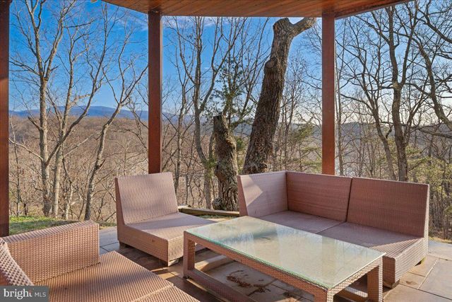 1406 PANHANDLE RD, Bentonville, VA 22610
