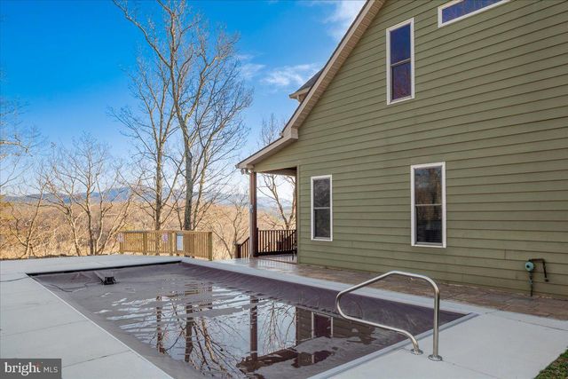 1406 PANHANDLE RD, Bentonville, VA 22610