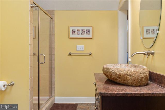 1406 PANHANDLE RD, Bentonville, VA 22610