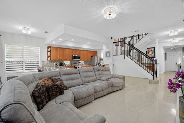 241 NE 33rd Ter, Homestead, FL 33033