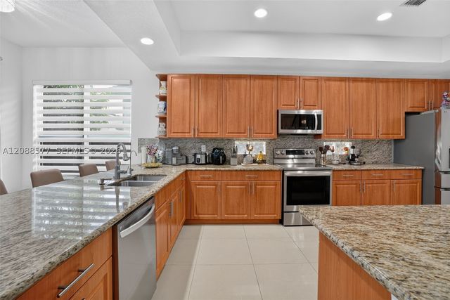 241 NE 33rd Ter, Homestead, FL 33033