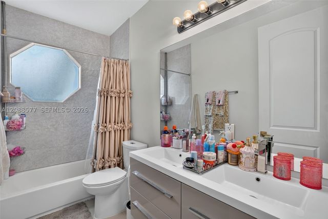 241 NE 33rd Ter, Homestead, FL 33033
