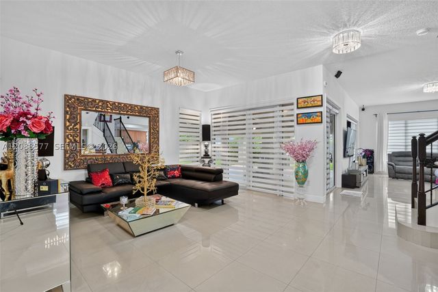 241 NE 33rd Ter, Homestead, FL 33033