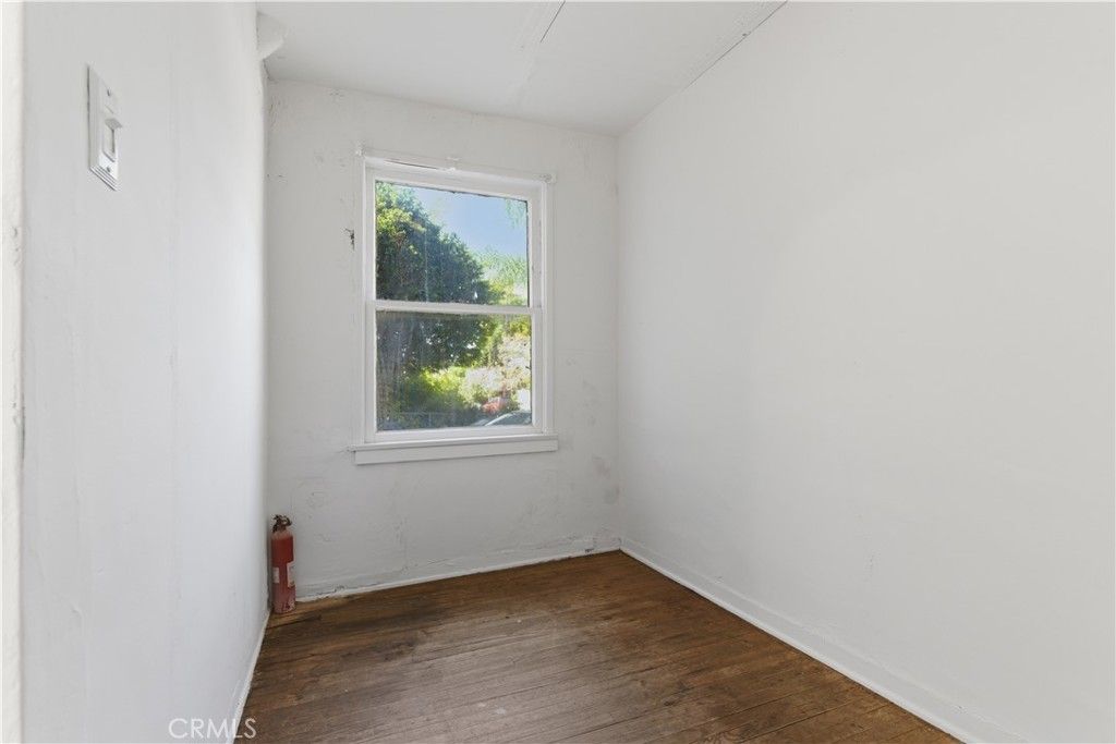 Image 17 of property listing at 2004 Echo Park Avenue, Los Angeles, CA 90026