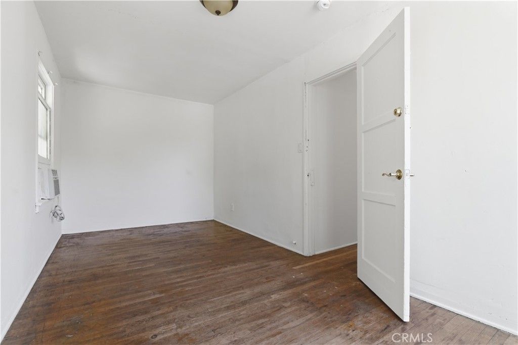 Image 20 of property listing at 2004 Echo Park Avenue, Los Angeles, CA 90026