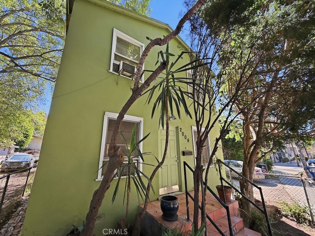 Image 3 of property listing at 2004 Echo Park Avenue, Los Angeles, CA 90026