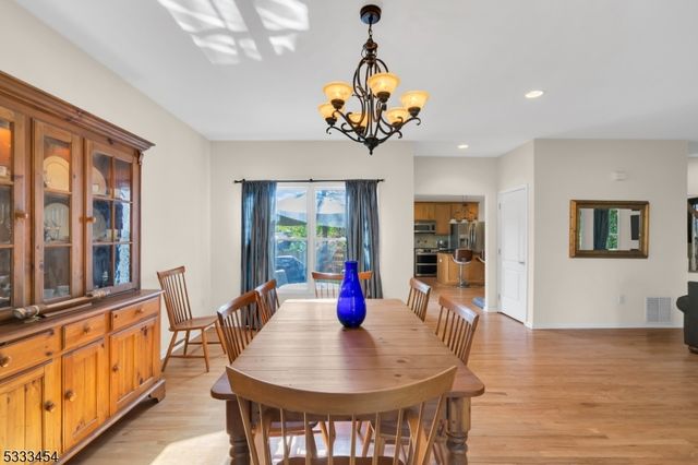 320 Ridge Blvd, Franklin Twp., NJ 08540