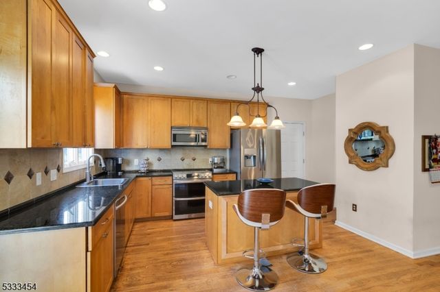 320 Ridge Blvd, Franklin Twp., NJ 08540