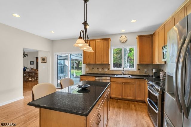 320 Ridge Blvd, Franklin Twp., NJ 08540