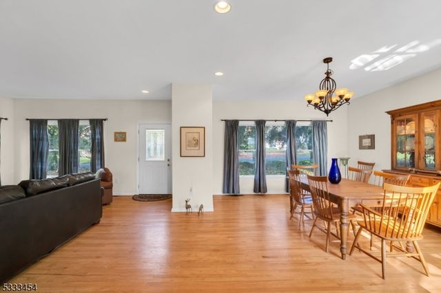 320 Ridge Blvd, Franklin Twp., NJ 08540
