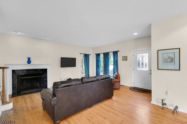 320 Ridge Blvd, Franklin Twp., NJ 08540