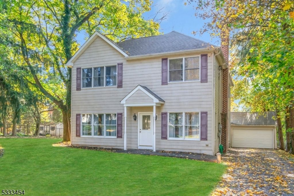 320 Ridge Blvd, Franklin Twp., NJ 08540 — photo 2