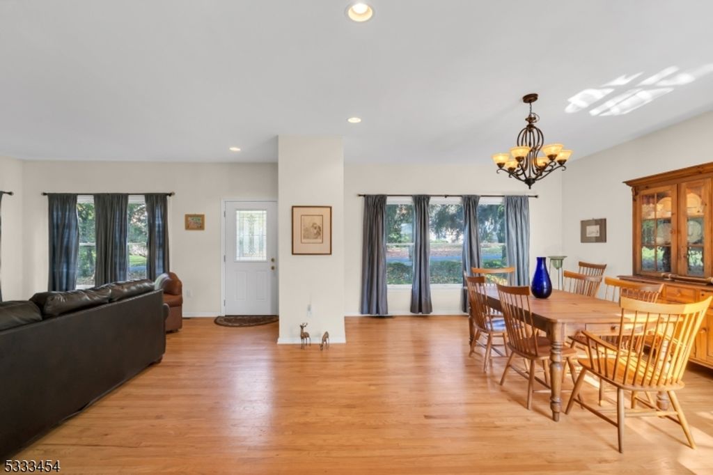 320 Ridge Blvd, Franklin Twp., NJ 08540 — photo 5