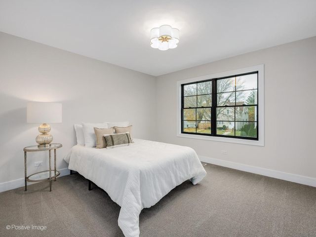 104 N Evergreen Avenue, Elmhurst, IL 60126