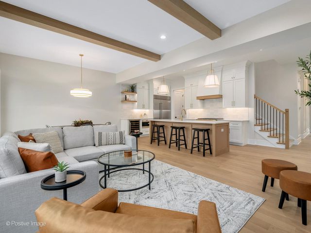 104 N Evergreen Avenue, Elmhurst, IL 60126