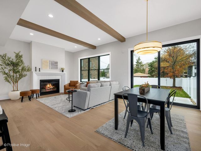 104 N Evergreen Avenue, Elmhurst, IL 60126