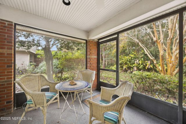 4512 MIDDLETON PARK Circle W, Jacksonville, FL 32224