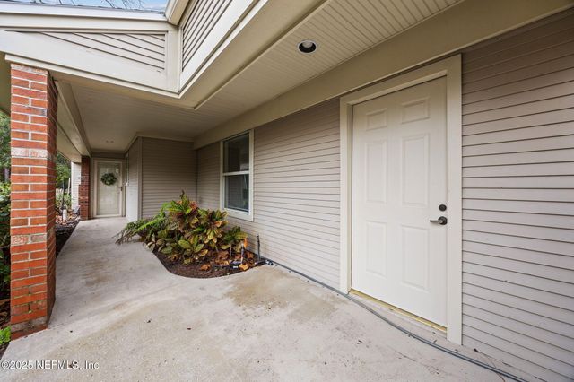 4512 MIDDLETON PARK Circle W, Jacksonville, FL 32224