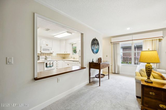 4512 MIDDLETON PARK Circle W, Jacksonville, FL 32224