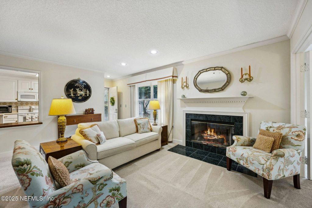 4512 MIDDLETON PARK Circle W, Jacksonville, FL 32224