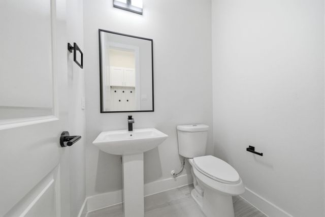 328 Janisch C, Houston, TX 77018