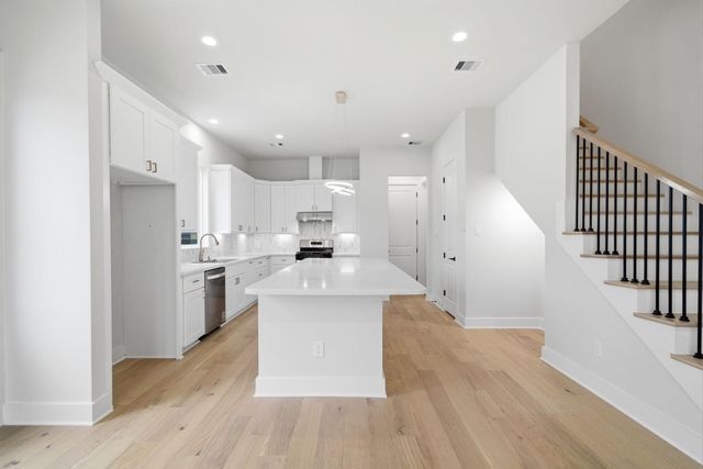 328 Janisch C, Houston, TX 77018