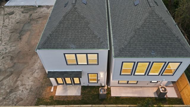 328 Janisch C, Houston, TX 77018