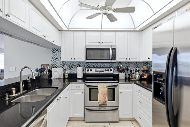 1103 EDGEWATER CIRCLE 1103, Bradenton, FL 34209