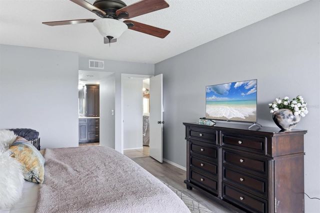 1103 EDGEWATER CIRCLE 1103, Bradenton, FL 34209
